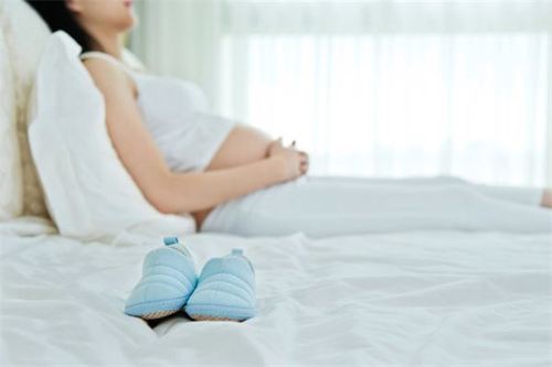 40岁女人梦见自己怀孕：40多的女人梦到自己怀孕还大肚子
