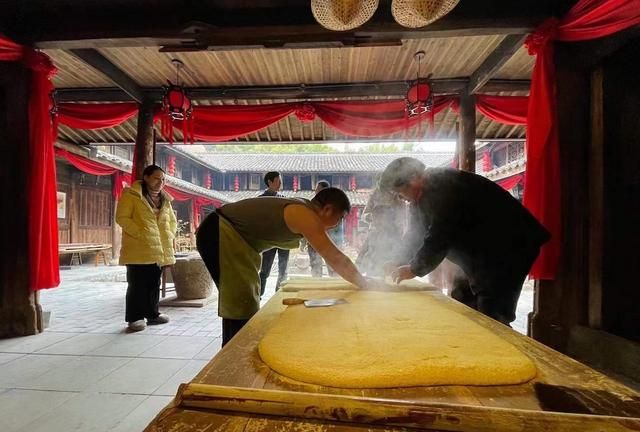 打麻糍、包麦油脂，这是忘不了的临海年味