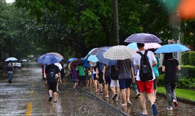 做梦梦见下雨，难道人也有预知天气的能力？