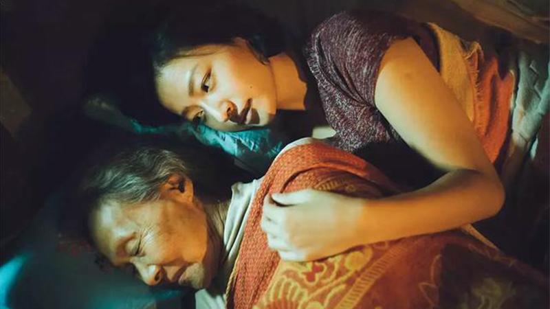 女人梦到死去的人说话：