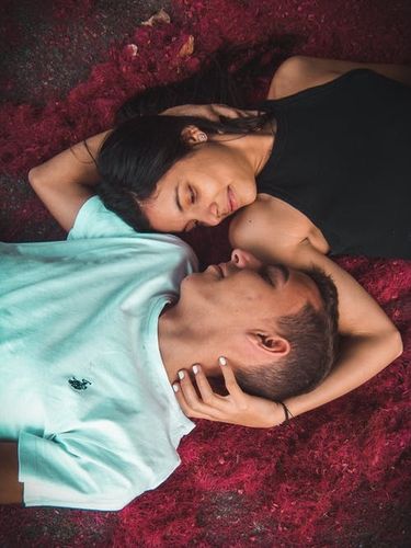 梦到现任男友的前女友：为什么会梦到男朋友的前女友