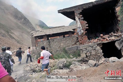 梦见地震主有吉祥：已婚女人梦见地震但是人安全