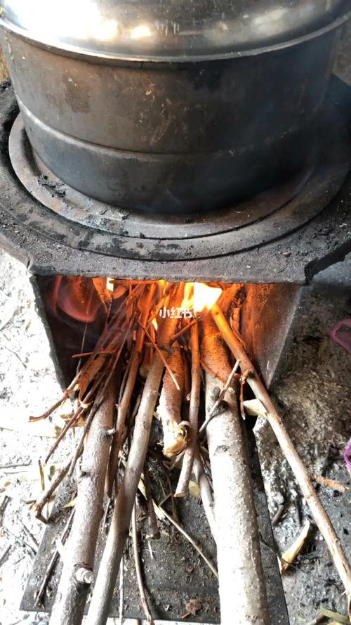 梦见烧火做饭是什么意思：梦见烧火炒菜是什么意思