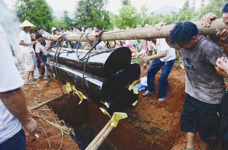 女人梦见棺材和死人：已婚女人梦见棺材和死人