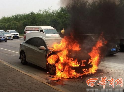 梦到自己的车自燃了：梦见开车刹车不灵还是像办法停下来了结果自燃了