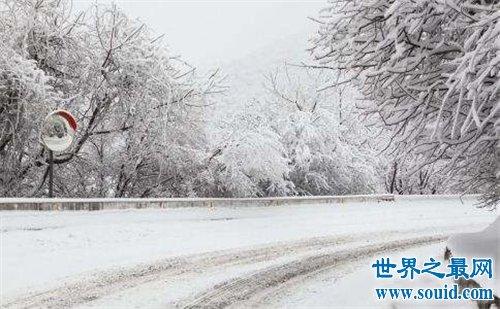 梦见大雪纷飞是什么意思：已婚女人梦见大雪纷飞