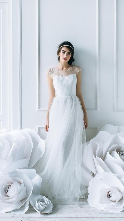 梦见别人穿白色婚纱结婚是什么意思