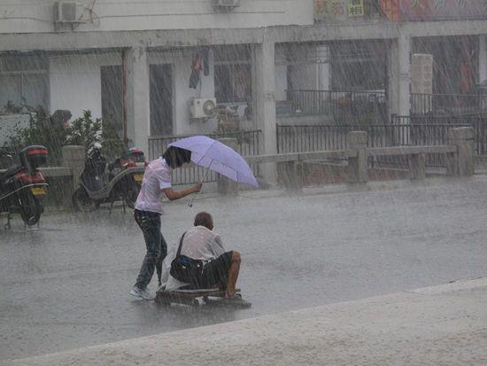 周公解梦梦见大雨淋湿衣服