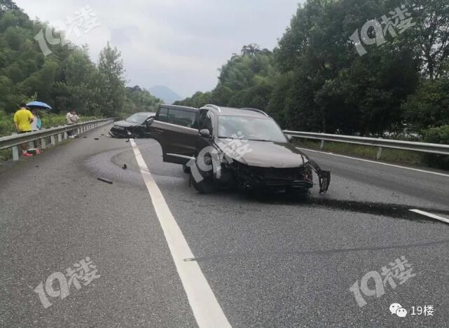 梦见自己开车差点出车祸是啥意思