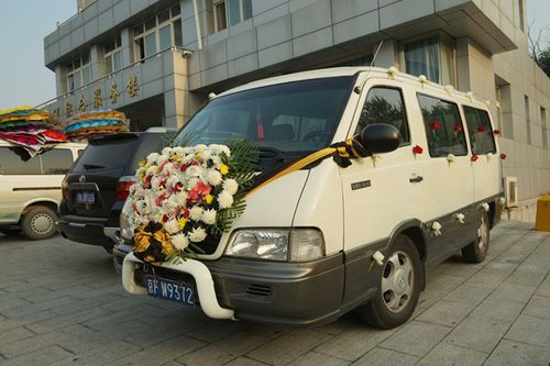 梦见抬好多死人是什么征兆