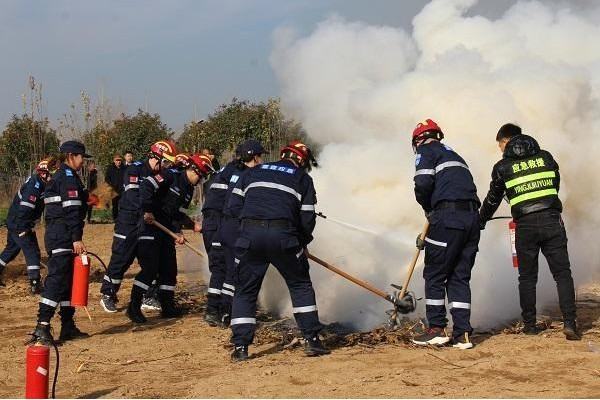 梦见大火燃烧又扑灭了,梦见火灾被自己扑灭是什么意思图4