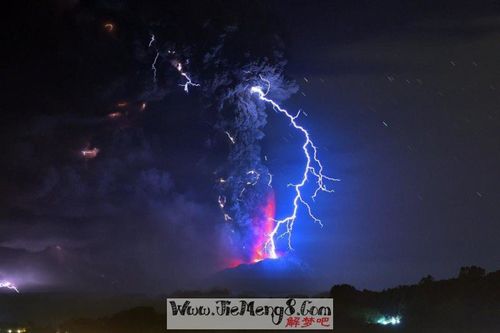 梦见电闪雷鸣倾盆大雨是什么意思