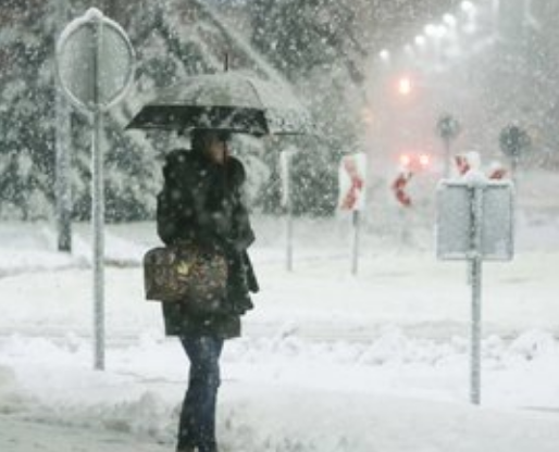 梦见地上有雪是什么征兆,已婚女人梦见地上有雪图3