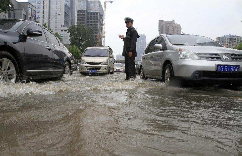 梦见大水淹路