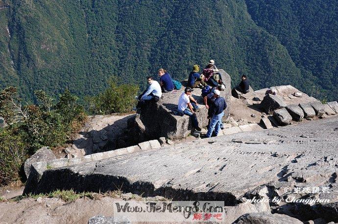 梦到自己上悬崖峭壁,爬上去了是什么意思