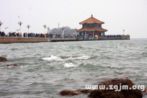 梦见海水暴涨往高处跑周公解梦