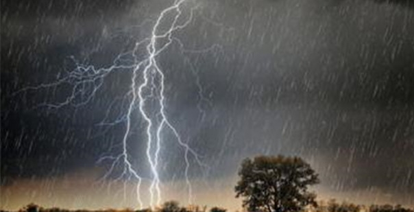 女人梦见下大雨什么预兆