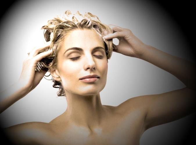 女人梦见梳头梳子上很多头发有什么预兆吗