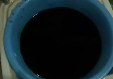 水是黑的怎么回事,马桶水箱里的水是黑色的怎么回事啊图6