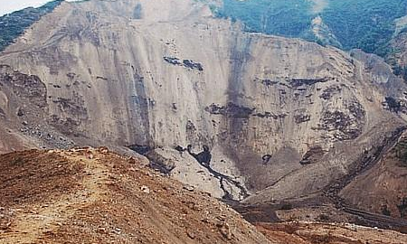 梦见山崩地裂大洪水,梦见火山爆发天崩地裂是什么意思图4