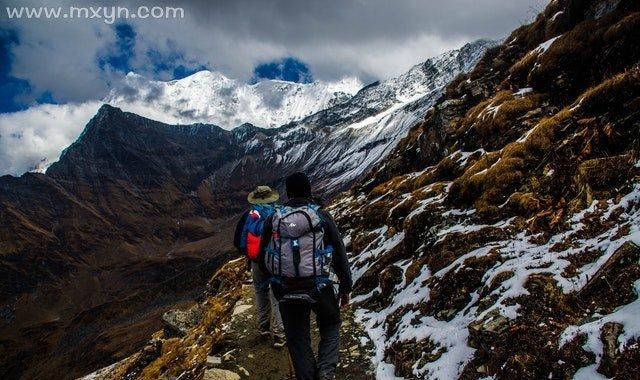 女人梦见上山又下山什么预兆