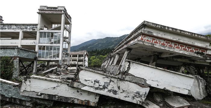 梦见地震摇晃但是没事图1