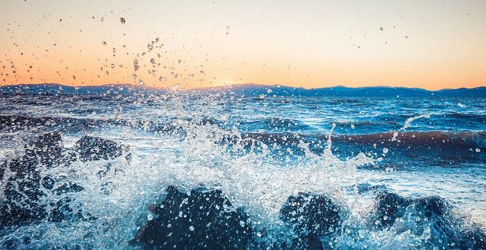 梦见大海水很清澈，心如海水和天空的句子？图1