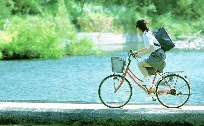 梦见骑自行车很费劲,中年女人梦见自己骑车很轻松