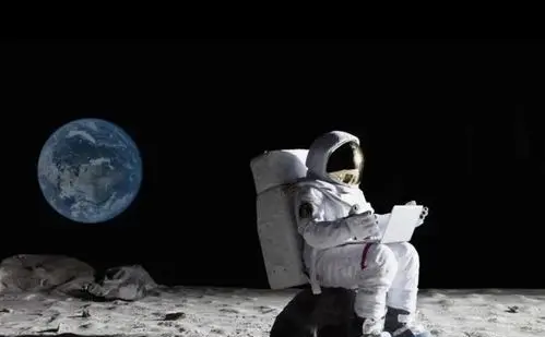 航天员怎么上厕所,航天员在太空的空间站上怎么解决大小便呢图6