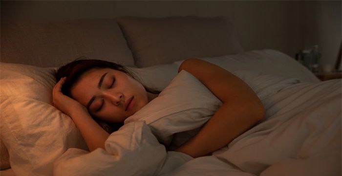 梦见和女人睡觉图2