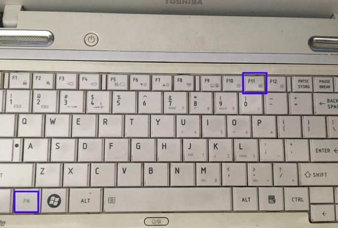 笔记本电脑怎么切换键盘上的字母和数字呢