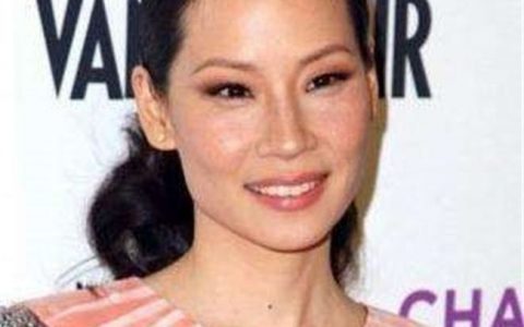 颧骨高拍婚纱照怎么好看，颧骨高的女生婚姻都不美满