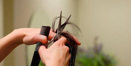梦见剪头发是什么征兆 女人