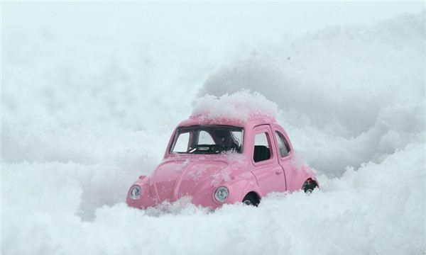 已婚女人梦见大雪纷飞好大风