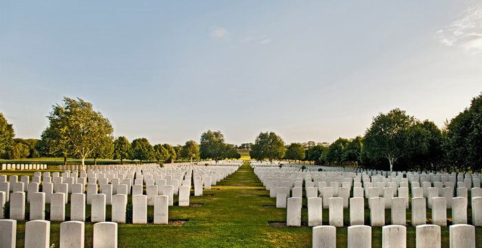 梦见人刚死了一会又活过来了图1