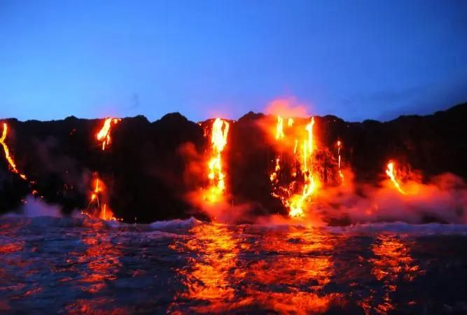 梦见火山爆发是什么意思图1