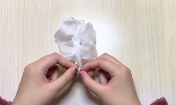 小白花怎么做 用纸,怎么折扫墓时用的小白花纸图8