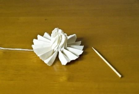 小白花怎么做 用纸,怎么折扫墓时用的小白花纸图26