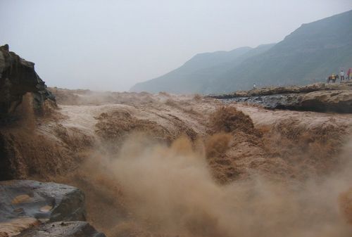 做梦梦见河水上涨是什么意思