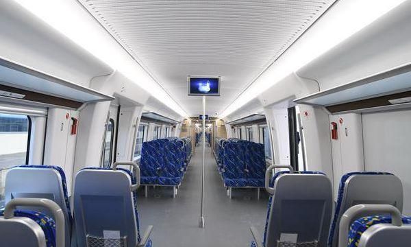 高铁的一节车厢大约能坐多少人