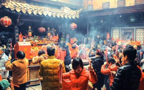 梦里是什么意思，梦见父亲燃了3支香是什么意思