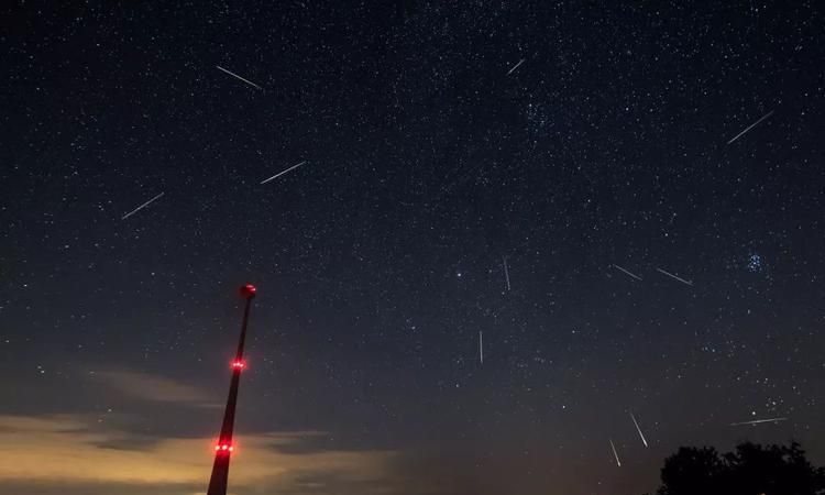 今晚几点流星雨8.13