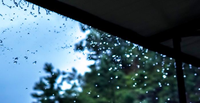 梦见雨下的好大，梦见大好大的雨的预兆是什么图2