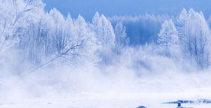 梦见厚厚的积雪中行走，梦见在雪中艰难行走是什么征兆图1