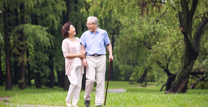 梦见已死去老人，梦见去世老人找不到图1