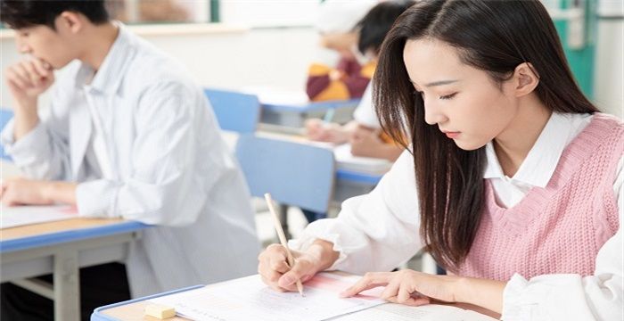 女人梦见自己做数学题，梦见做算术的预兆是什么图1