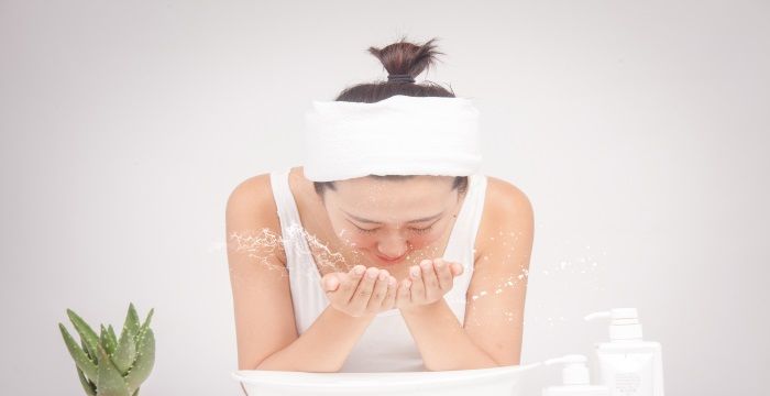 女人梦见用清水洗脸，梦见清水洗脸是什么预兆图2