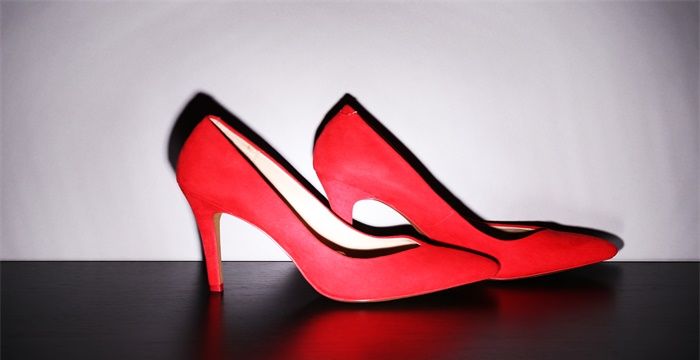 梦见红色的鞋，梦见红色鞋子的预兆图2