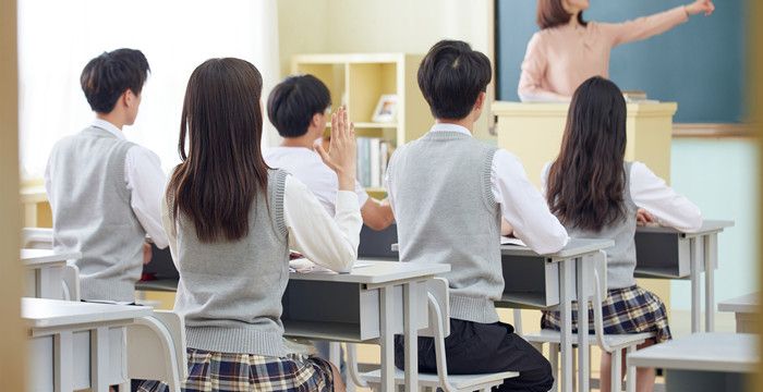 教师梦见自己的学生，老师梦见自己的学生死亡什么意思图1