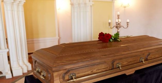 梦见参加别人的葬礼是什么意思，梦见参加别人的葬礼是什么预兆图1